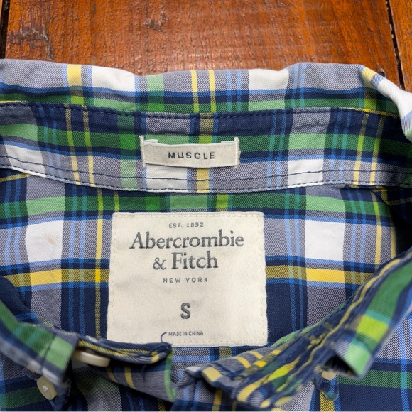 Abercrombie & Fitch Multicolor Plaid Button Down Shirt - Picture 3 of 10